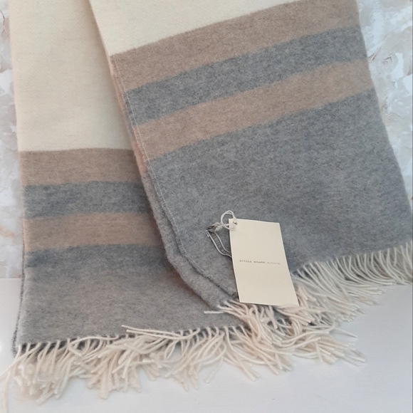 Alicia Adams Alpaca Canyon Throw Blanket - Picture 12 of 14